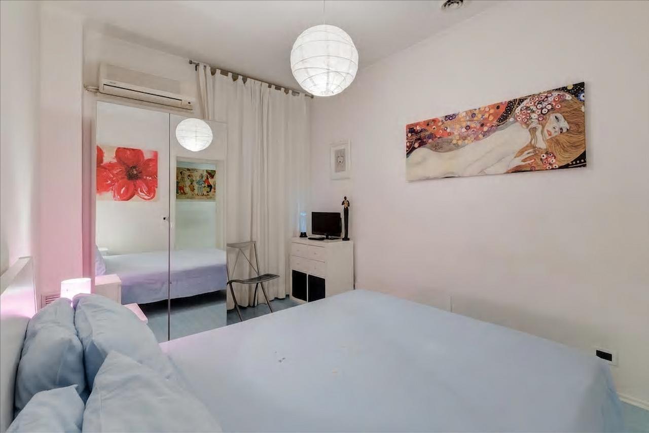 Holiday Jeans Apartment Рим Экстерьер фото