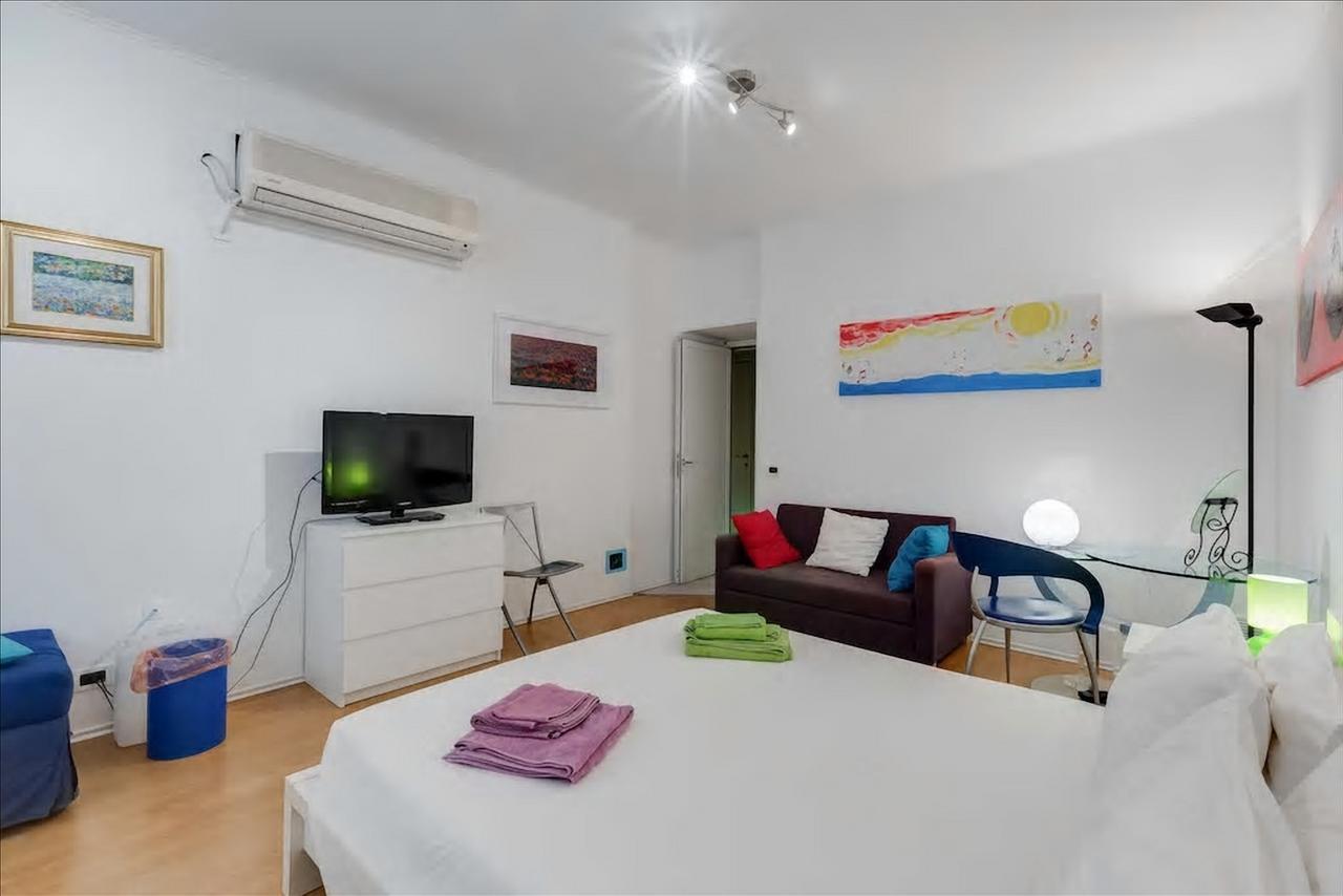 Holiday Jeans Apartment Рим Экстерьер фото